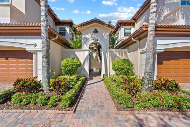 $899,900 | 195 Tresana Boulevard, Unit 167 | Jupiter Country Club