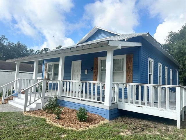 $289,899 | 360 North Lake Shore Way | Downtown Lake Alfred