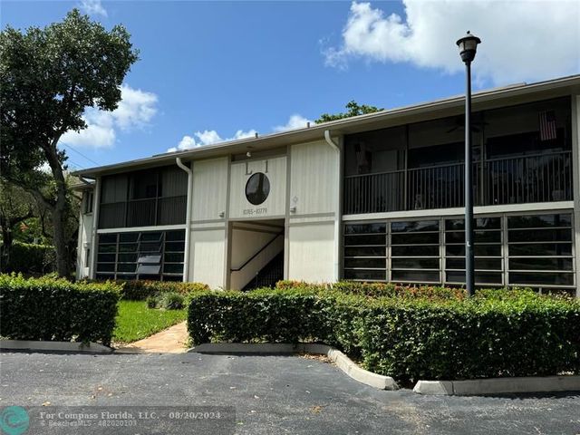 $179,900 | 10767 West Clairmont Circle, Unit `0767 | Westwood