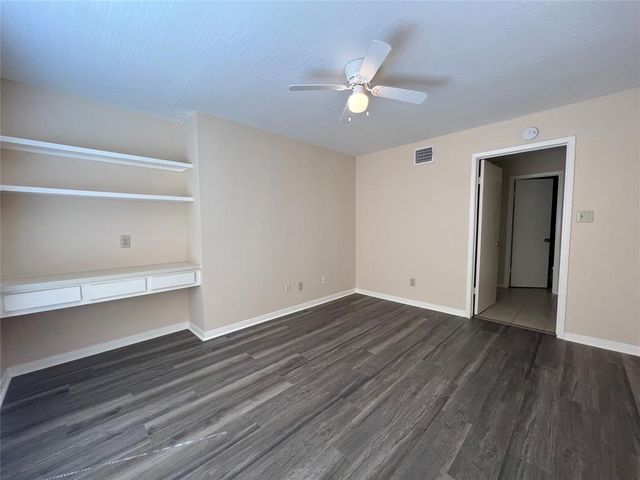 $950 | 2626 Holly Hall Street, Unit 1011 | Astrodome