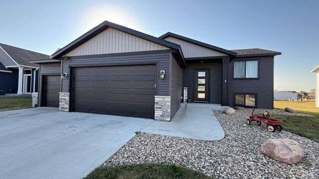 $339,900 | 1205 6th Avenue Southeast | Kasson