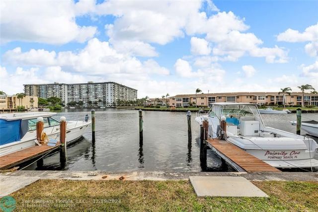 $575,000 | 1100 Southeast 5th Court, Unit 19 | Garden Isles