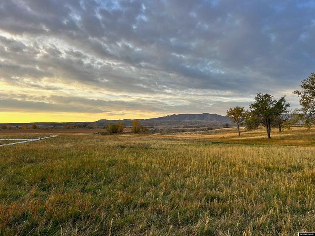 $1,200,000 | 820 Lane 42 Burlington Wy