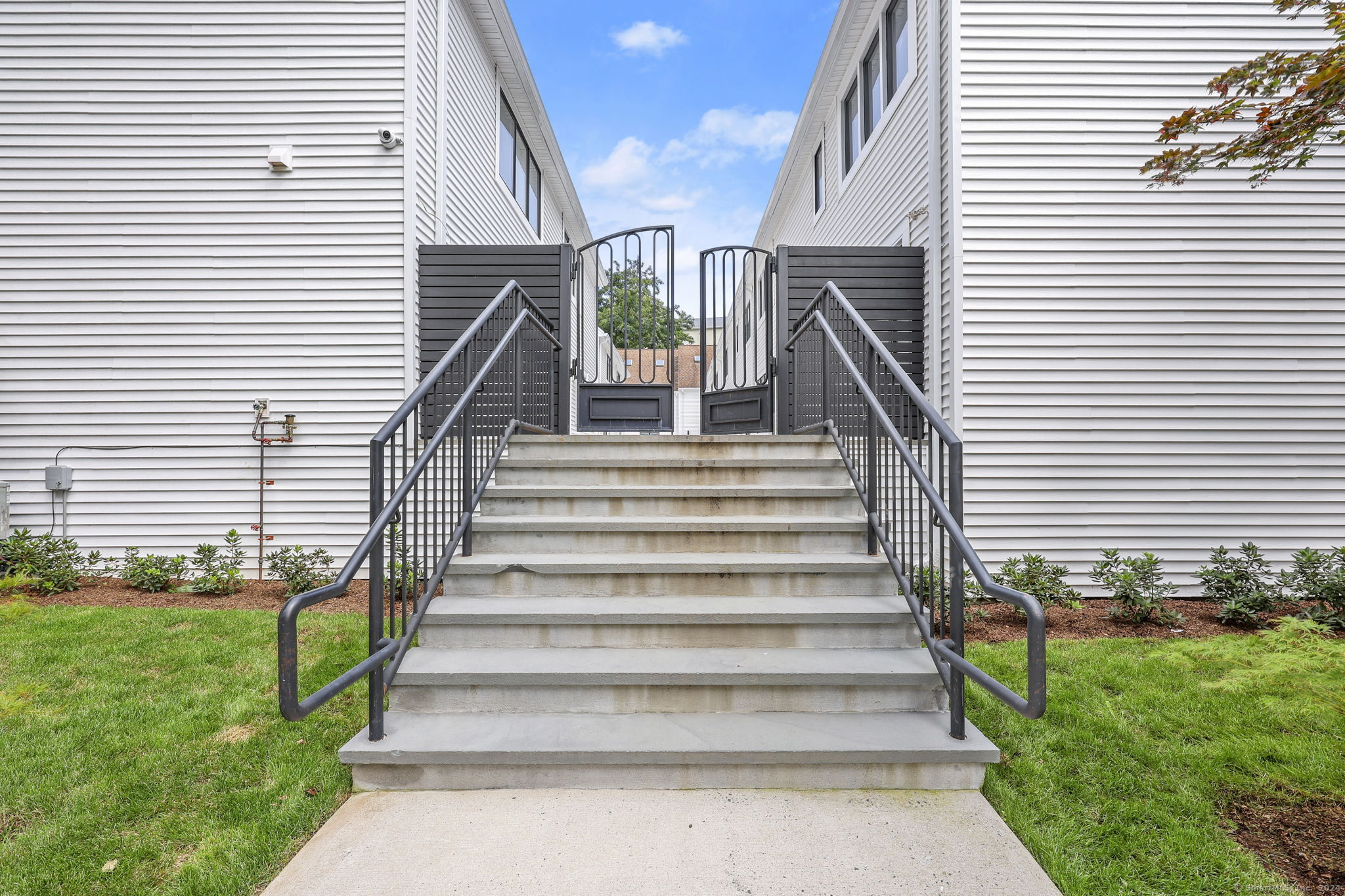 a view of entryway with a front door