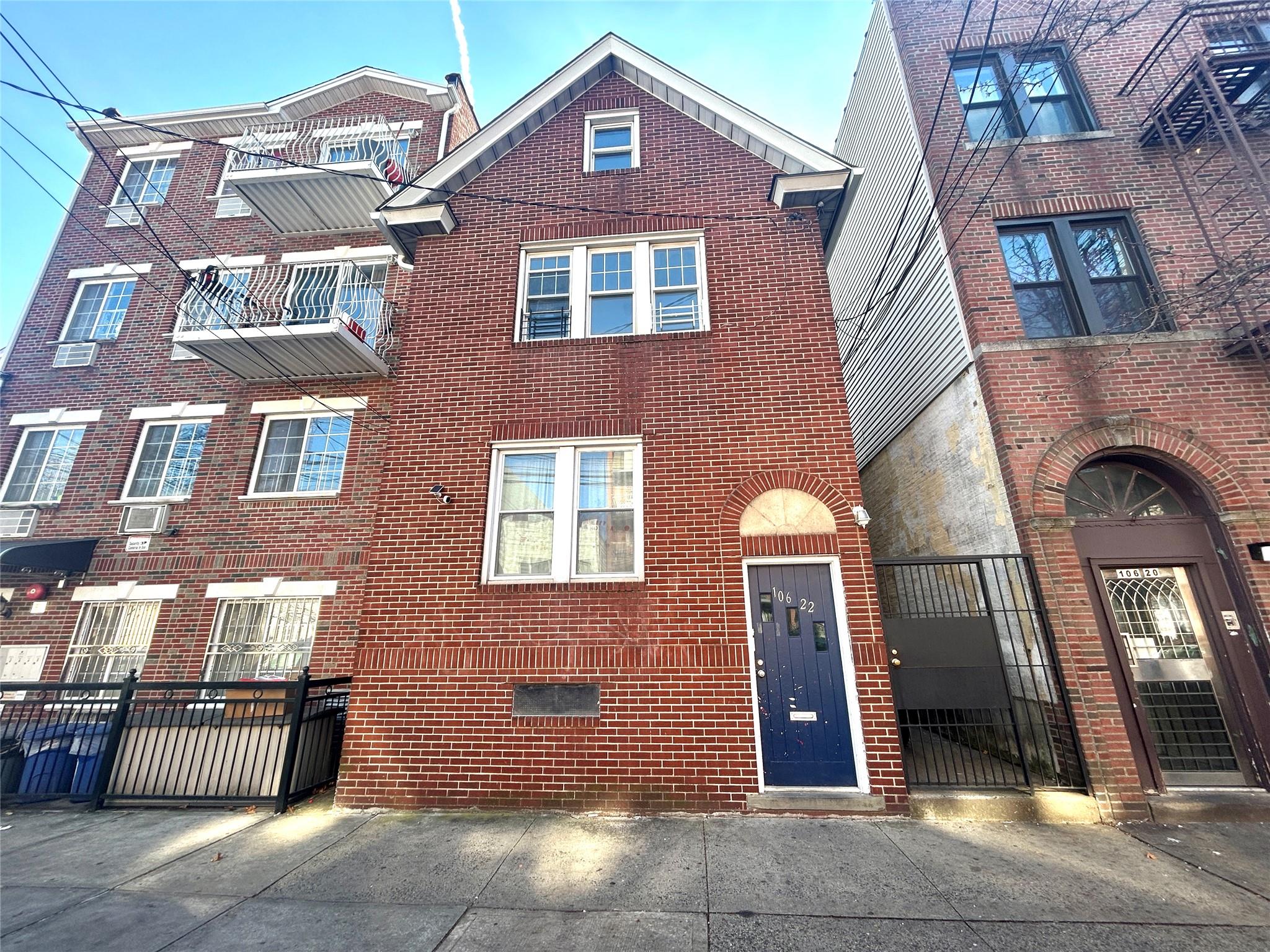 View of townhome / multi-family property