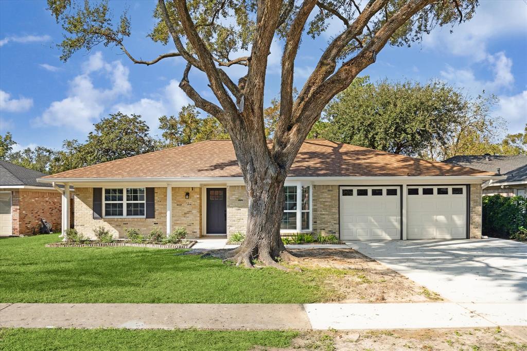 front view of house with a yard