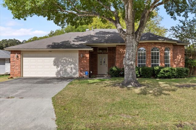 $315,000 | 706 Heritage Drive | Seguin