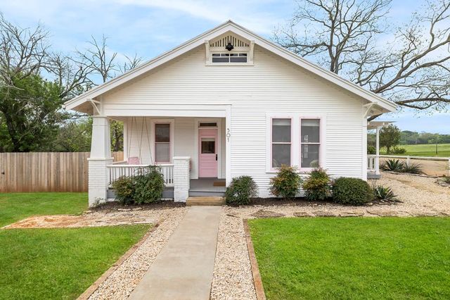 $799,000 | 501 Post Oak Road | Fredericksburg