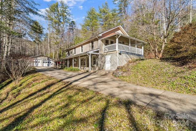 $414,900 | 1896 Frozen Creek Road | Eastatoe Township - Transylvania County