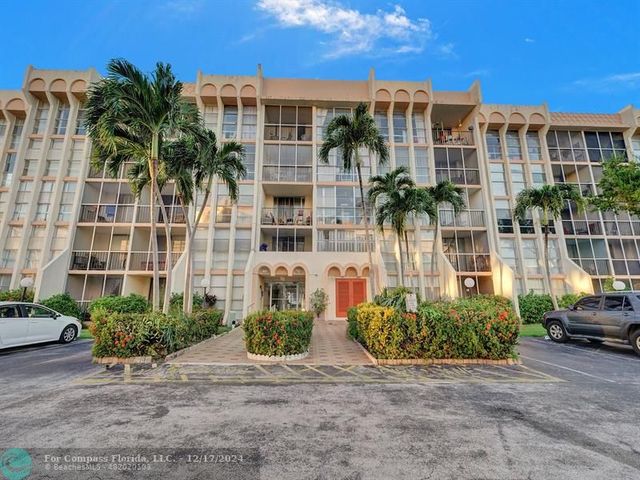 $2,800 | 601 Three Islands Boulevard, Unit 207 | Three Islands