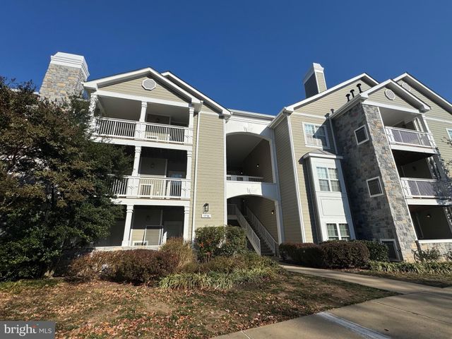 $2,600 | 1716 Lake Shore Crest Drive, Unit 32 | Reston