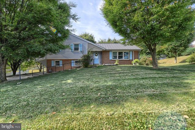 $389,900 | 1635 North 8th Avenue | North Lebanon Township - Lebanon County