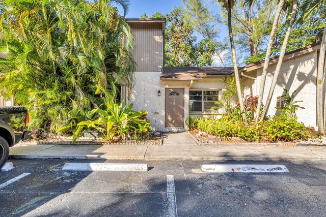 $325,000 | 7243 West Sunrise Boulevard, Unit 7243K | Plantation Drive