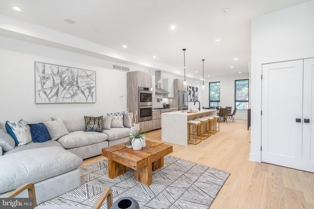 $1,800,000 | 710 South 17th Street, Unit 1 | Graduate Hospital