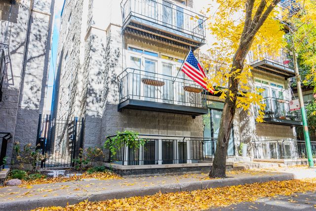 $450,000 | 2352 West Bloomingdale Avenue, Unit 1W | Bucktown