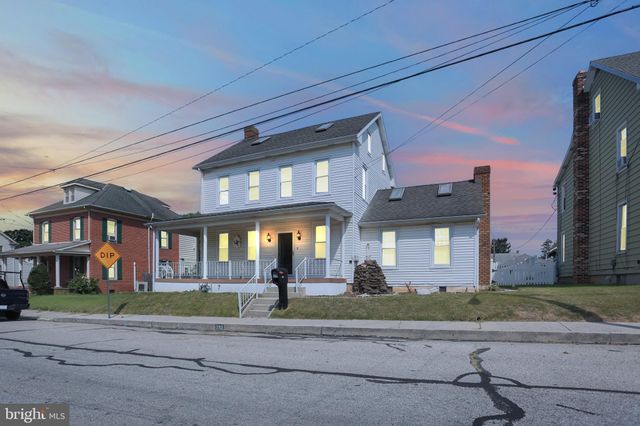 $299,900 | 293 South Street | Midway