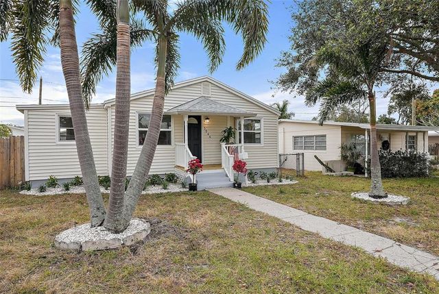 $349,900 | 5044 5th Avenue North | Live Oak