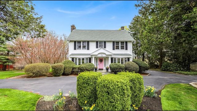 $875,000 | 122 Highview Avenue | Nanuet