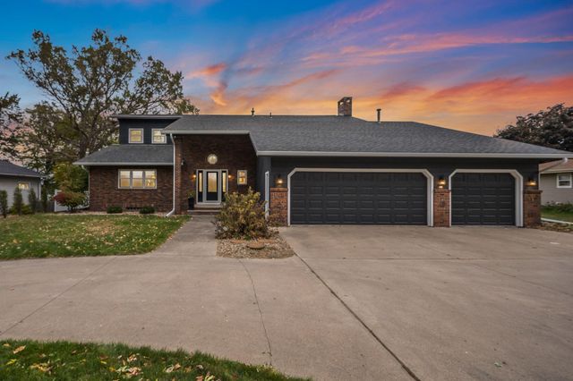 $535,000 | 999 Shoreacres Drive | Fairmont