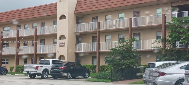 $164,900 | 9001 Sunrise Lakes Boulevard, Unit 301 | Sunrise Lakes