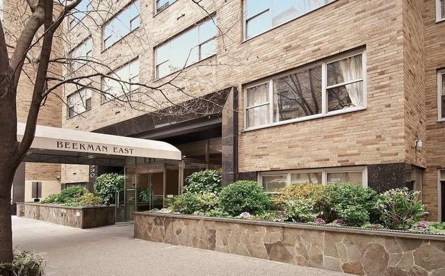 $599,000 | 330 East 49th Street, Unit 9J | Midtown East