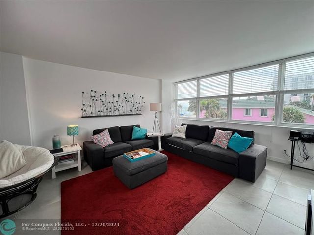 $790,000 | 800 Southeast 20th Avenue, Unit 206 | Deerfield Beach Island