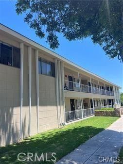 $1,700 | 315 East 8th Street | Downtown Corona