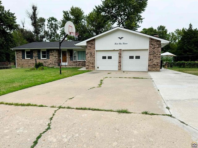 $249,900 | 3512 Southeast Park Ln Court | Topeka