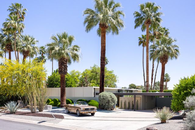 $2,200,000 | 1882 South Caliente Drive | Twin Palms