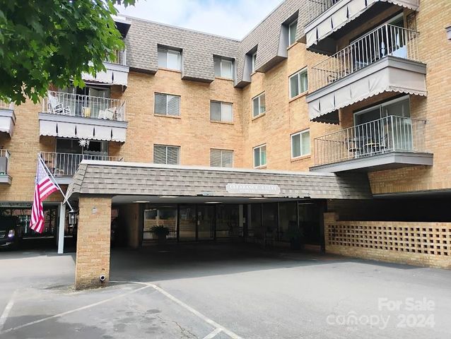 $239,000 | 1323 Queens Road, Unit 212 | Myers Park