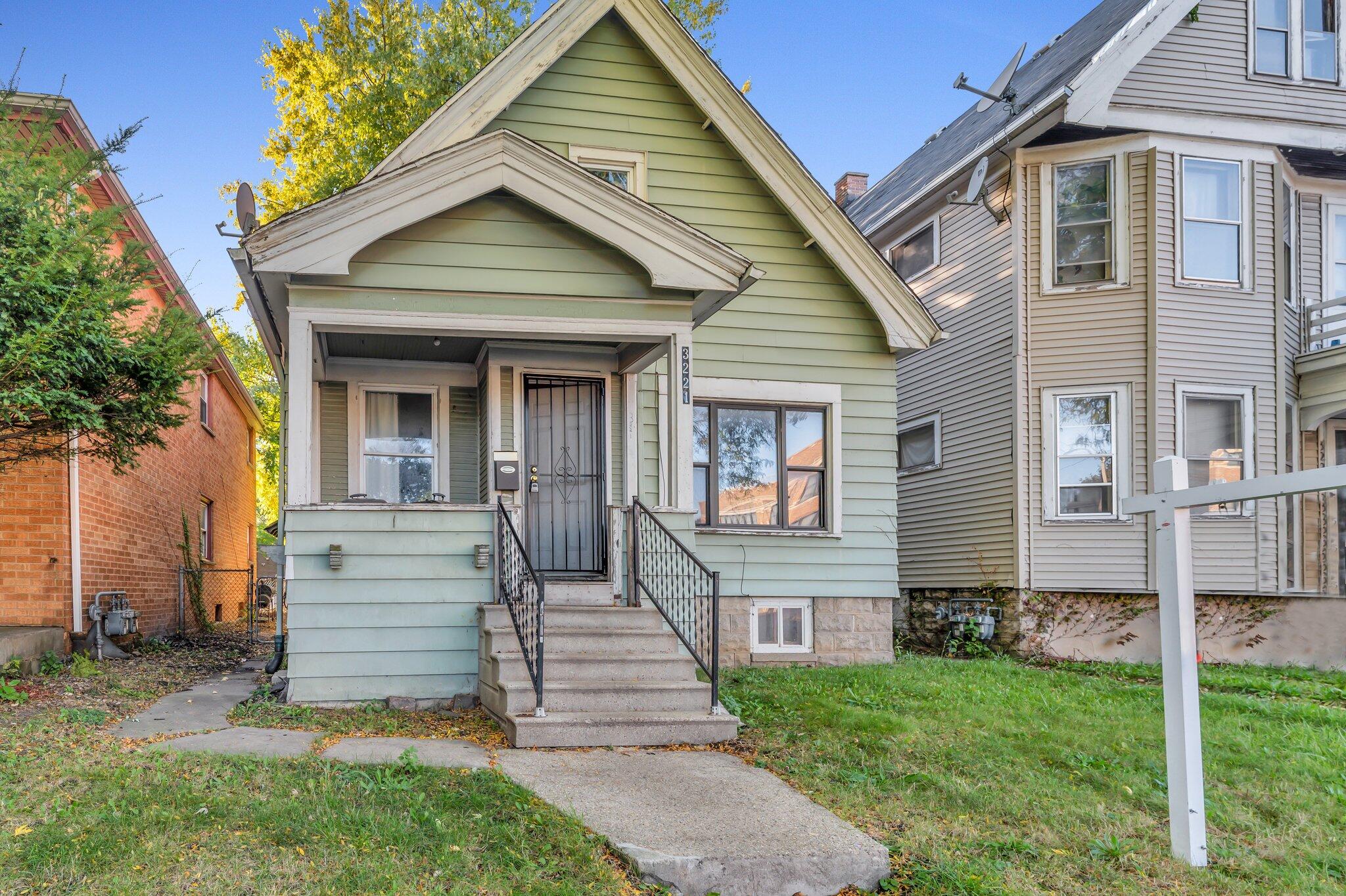 1-web-or-mls-3221 N 38th St Milwaukee 2