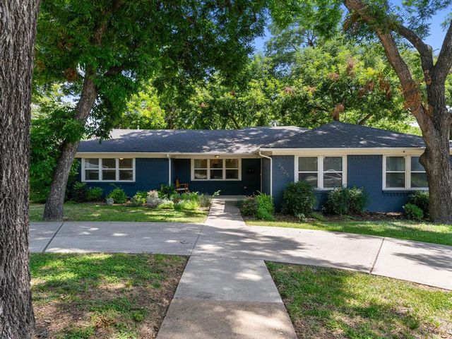 $420,000 | 2525 West Kiest Boulevard | Kiestwood Historical Homeowners Association