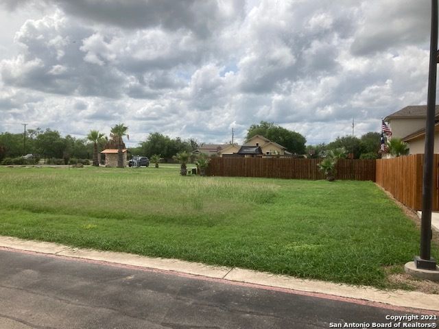 $30,000 | 104 Sutton Place, Unit 4 | Uvalde