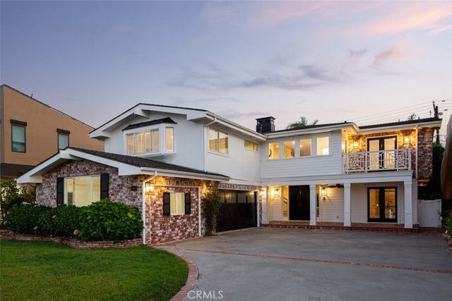 $4,395,000 | 1603 Cliff Drive | Newport Heights