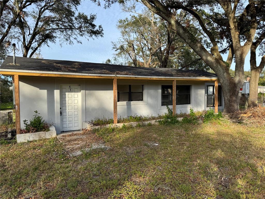 a front view of house with yard