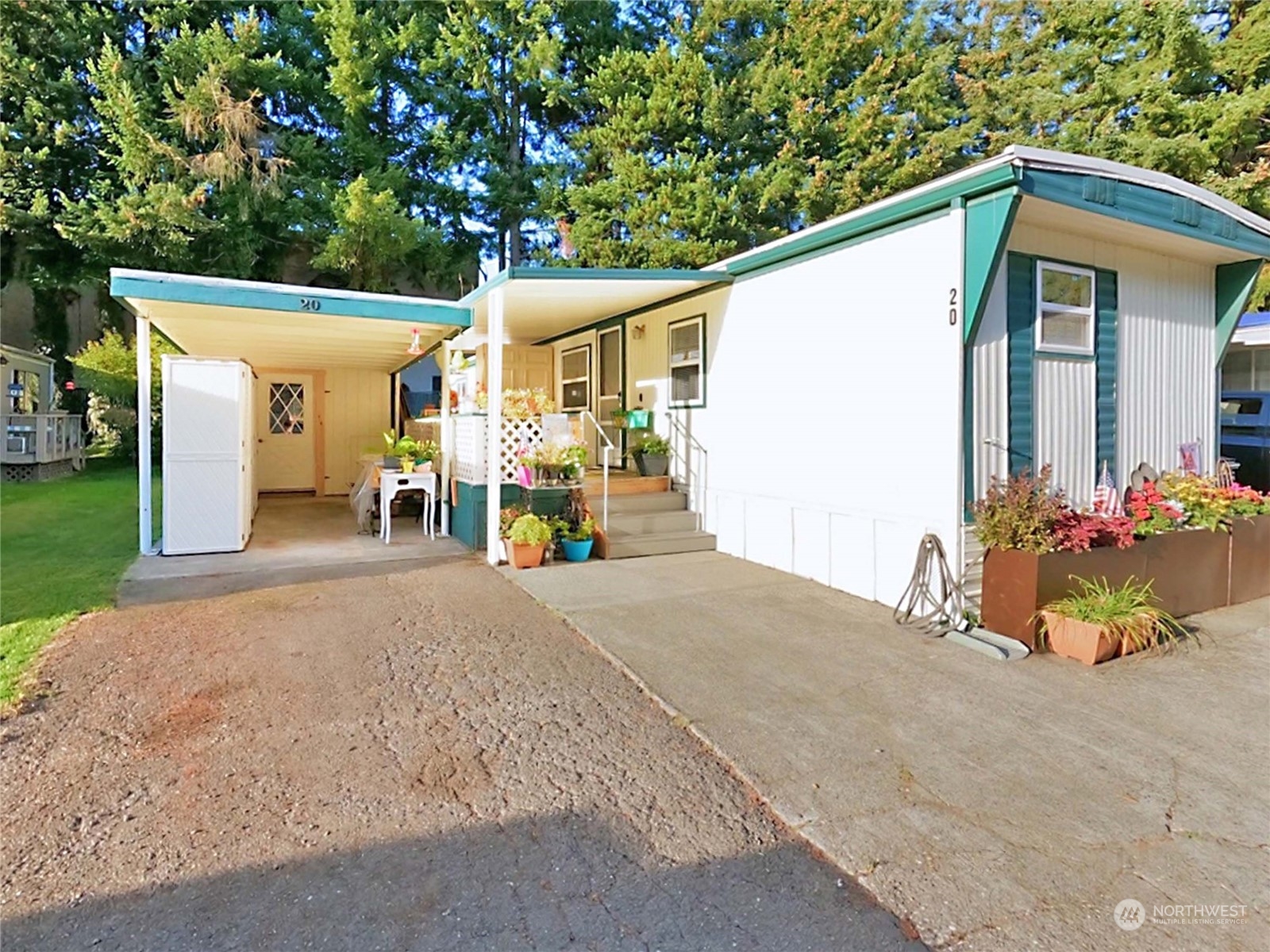 a view of a house with a garage