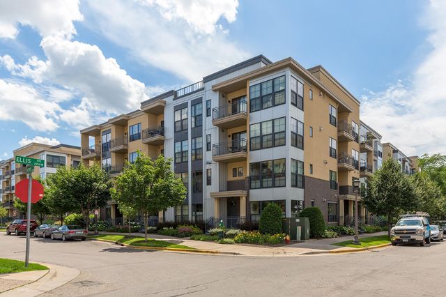 $295,000 | 2566 Ellis Avenue, Unit 316 | Emerald Gardens