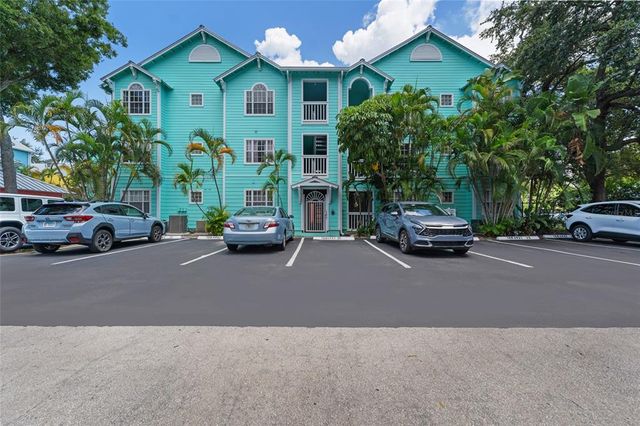 $310,000 | 3002 West Cleveland Street, Unit E12 | Palma Ceia Pines