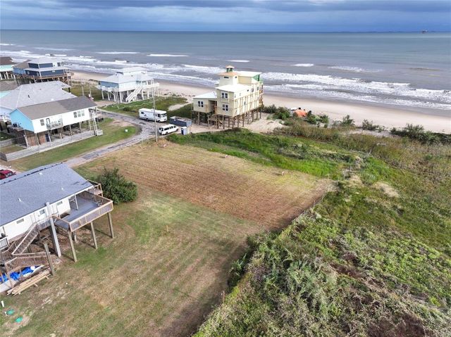 $210,000 | 14 Gulf Road | Crystal Beach