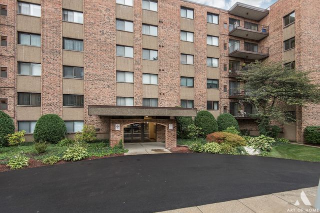 $225,000 | 1702 Mill Street, Unit 602 | Des Plaines