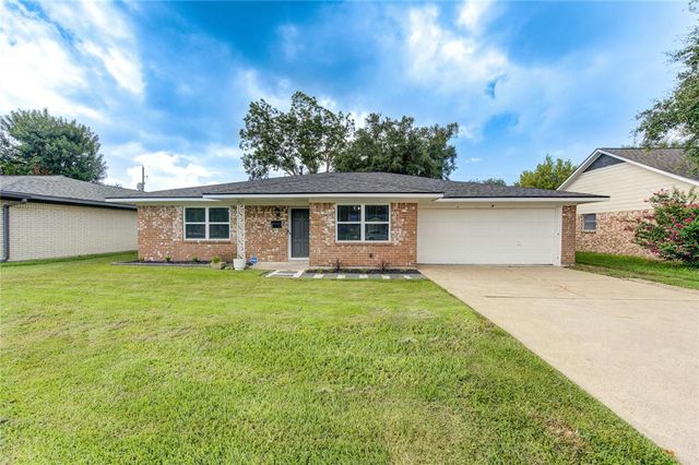 $290,000 | 822 East X Street | Deer Park Gardens