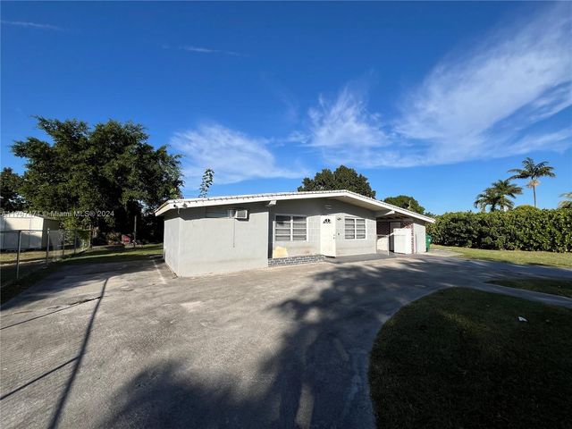 $425,000 | 27020 Southwest 142nd Place | Naranja