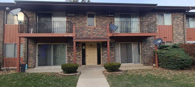 $153,900 | 247 North Neltnor Boulevard, Unit B2L | West Chicago