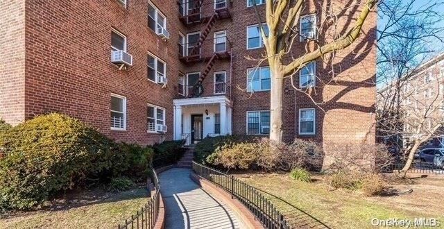 $315,000 | 81-15 35th Avenue, Unit 6 | Jackson Heights