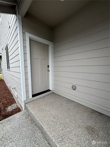 $1,600 | 5941 Great Gln Road Southwest, Unit B | Port Orchard