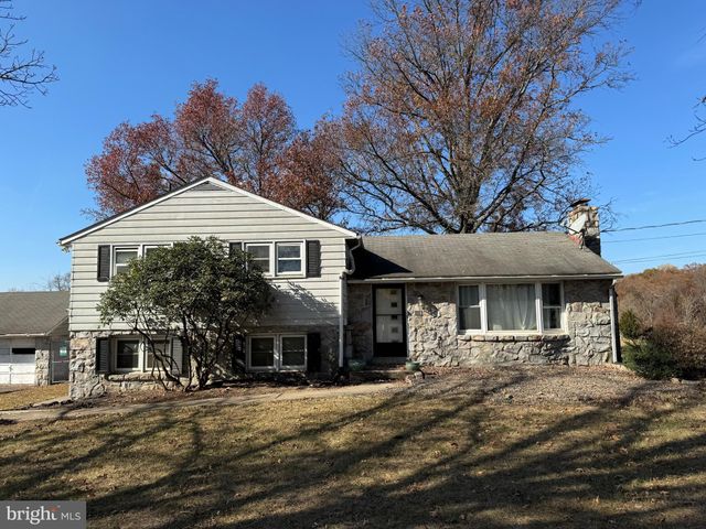 $400,000 | 325 Layfield Road | New Hanover Township - Montgomery County