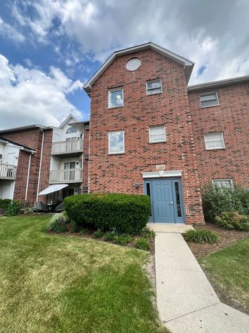 $1,400 | 1303 Cunat Court, Unit 2C | Prairie Point Manors