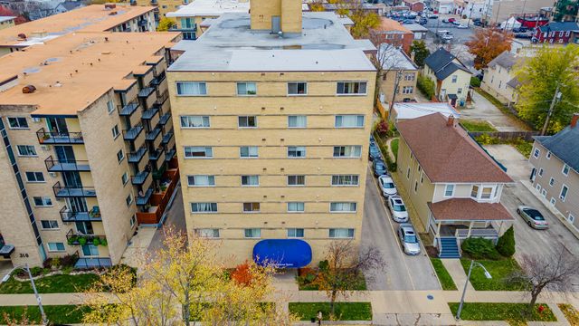 $139,900 | 314 Lathrop Avenue, Unit 404 | Forest Park