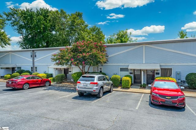 $149,995 | 3706 East North Street, Unit 4E | Wade Hampton