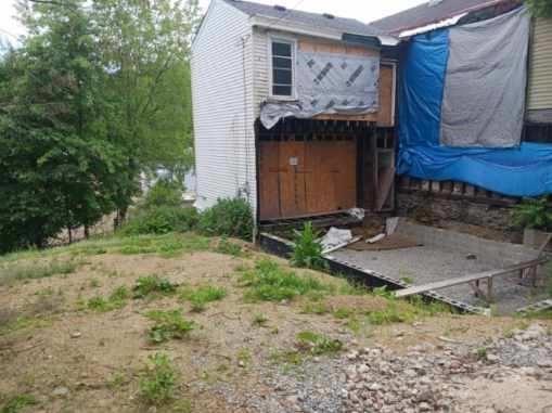 a front view of house with yard